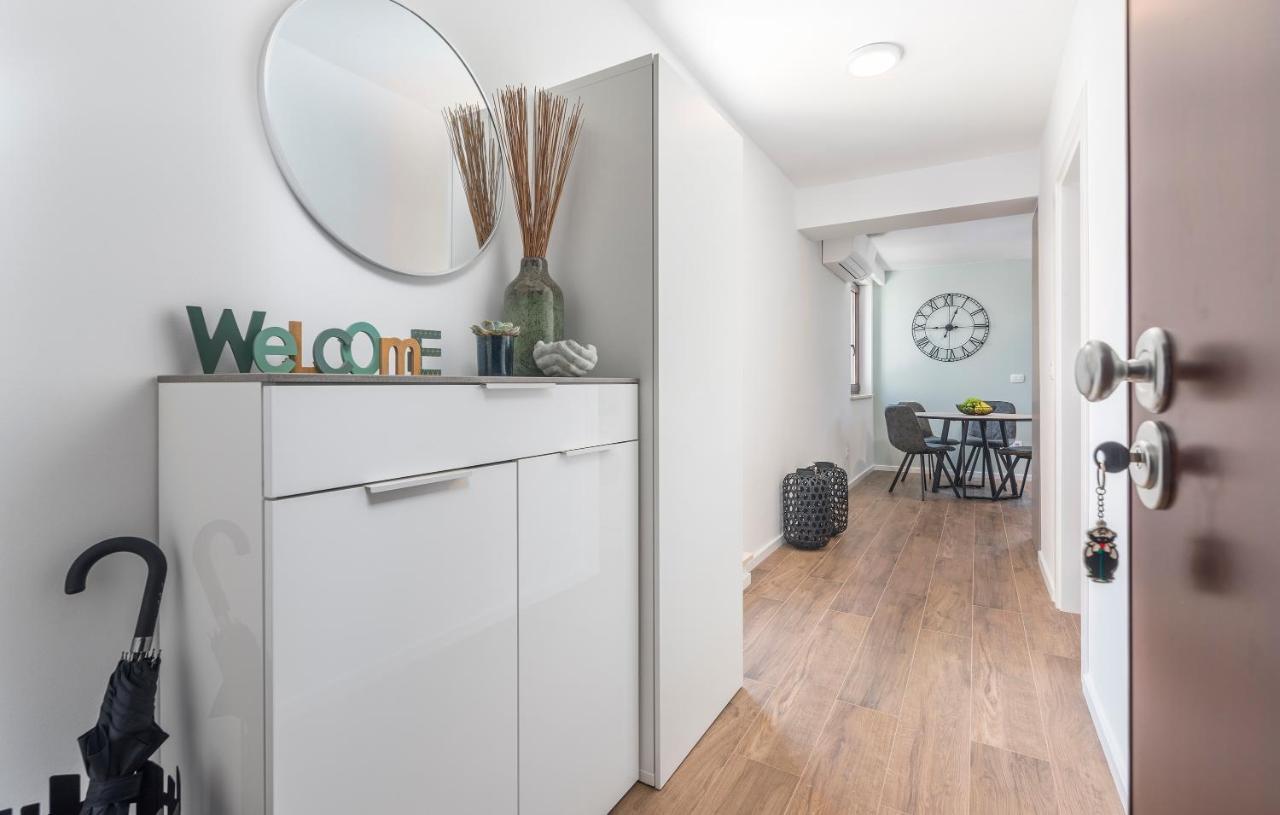 Just Renovated Stylish 2 Bedrooms Apartment Only A Few Steps From The Beach! Novigrad Istria Exterior foto