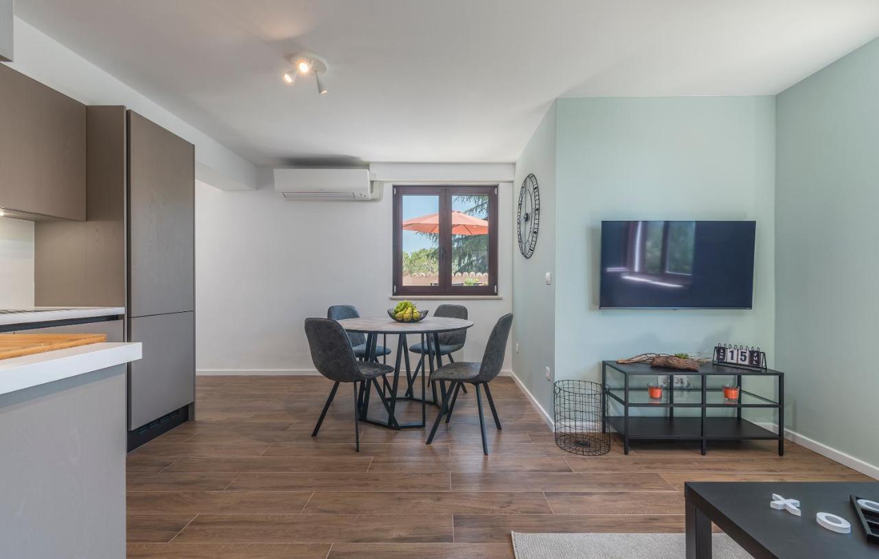 Just Renovated Stylish 2 Bedrooms Apartment Only A Few Steps From The Beach! Novigrad Istria Exterior foto